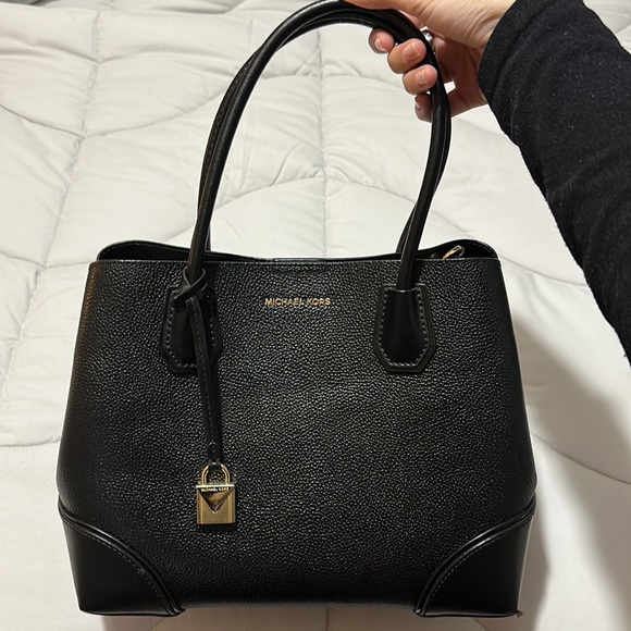 SALE‼️ NWT Michael Kors Purse - Picture 2 of 13